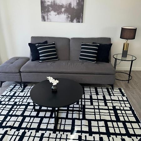 1508- Heart Of Waikiki With Kitchen-Free Parking-King Bed-Corner Unit Lejlighed Honolulu Eksteriør billede