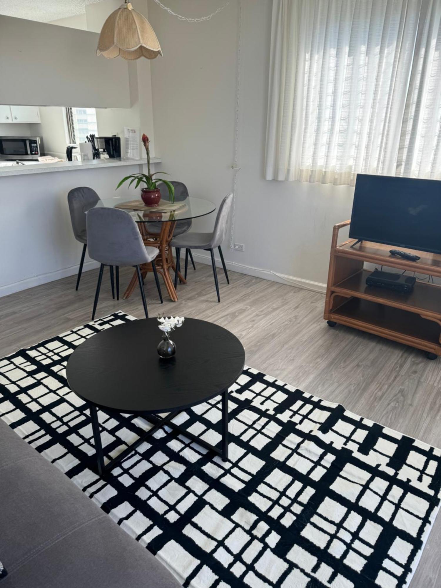 1508- Heart Of Waikiki With Kitchen-Free Parking-King Bed-Corner Unit Lejlighed Honolulu Eksteriør billede